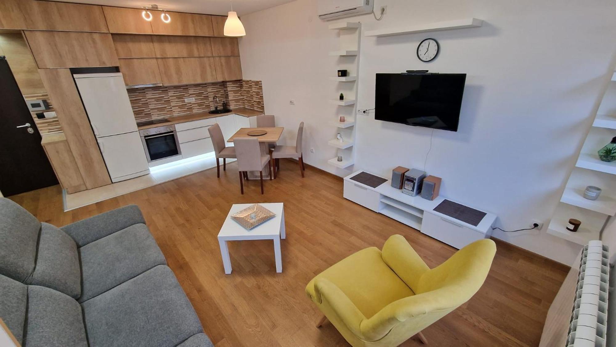 Porodicno-Poslovni Udoban Stan Apartment เบลเกรด ภายนอก รูปภาพ