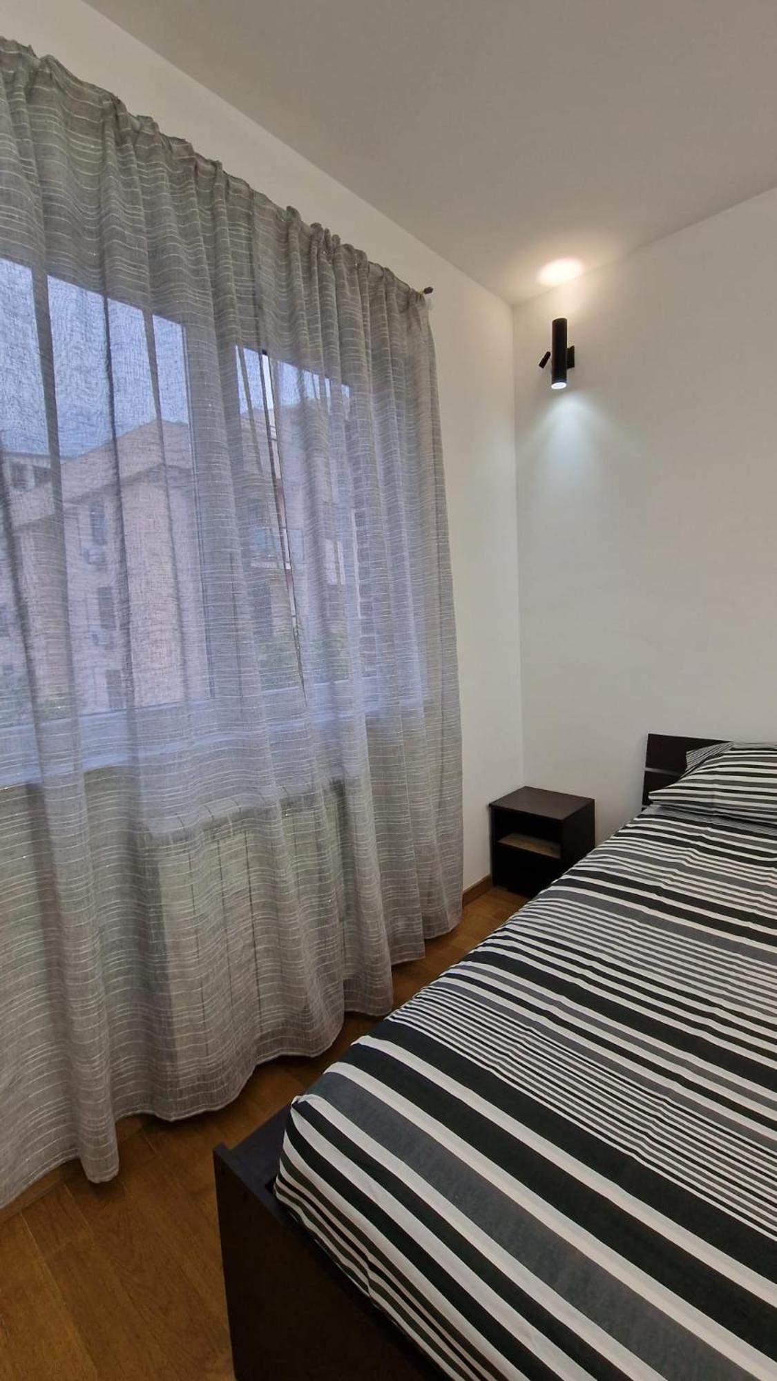 Porodicno-Poslovni Udoban Stan Apartment เบลเกรด ภายนอก รูปภาพ
