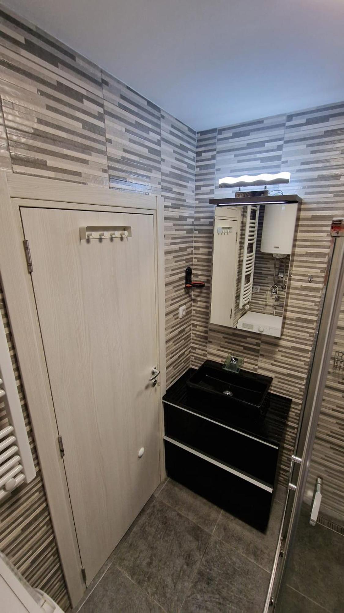 Porodicno-Poslovni Udoban Stan Apartment เบลเกรด ภายนอก รูปภาพ